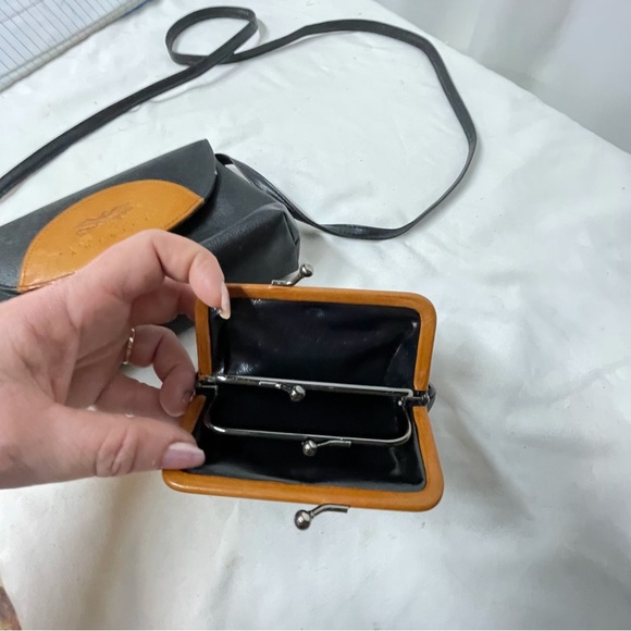 America Perry Ellis Crossbody Purse W Change Purse Leather - Picture 8 of 10